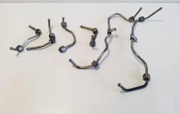 Mitsubishi Outlander Fuel injector supply line/pipe 