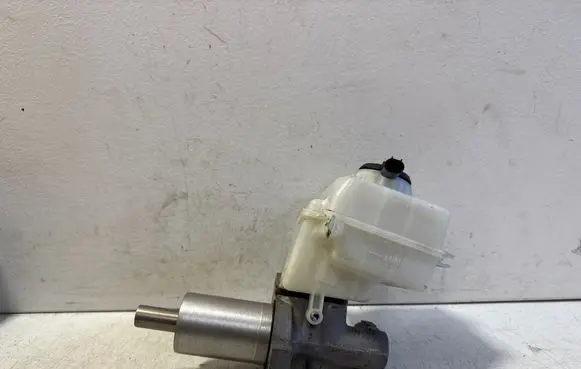 BMW X6 F16 Master brake cylinder 3433677178