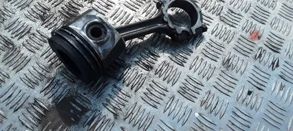 Nissan X-Trail T30 Piston AW4