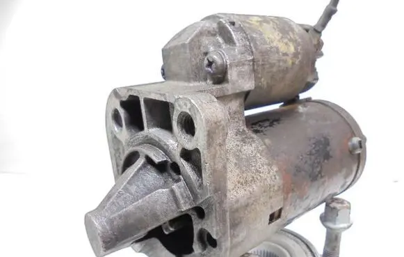 Dacia Logan I Starter motor 8200240487