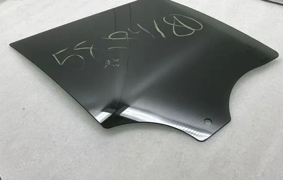 Rear door window glass
