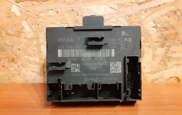 Volkswagen Touran III Door control unit/module 5Q0959593E 5Q0959593B