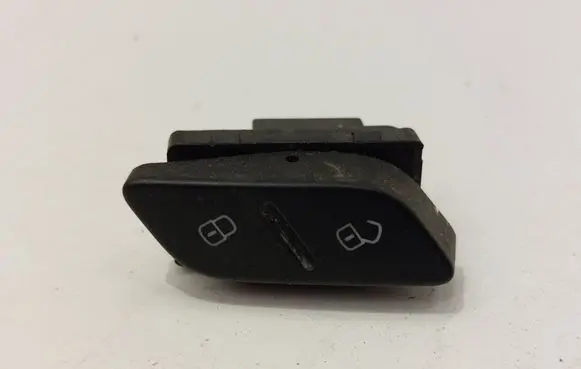 Volkswagen Jetta VI Central locking switch button 5C6962125