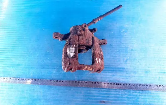 Volkswagen Crafter Rear brake caliper Y04126