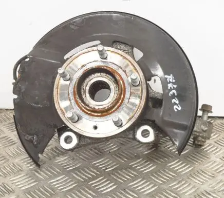 Opel Zafira C Front wheel hub 13583479