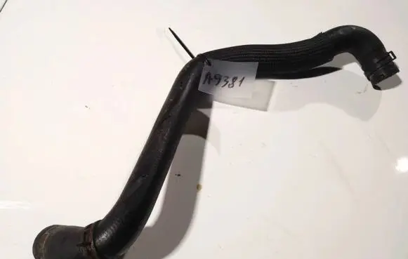 Peugeot 3008 I Engine coolant pipe/hose
