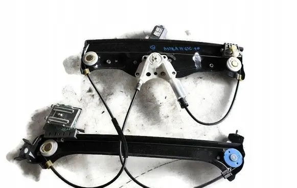 Opel Astra H Front door electric window regulator 13193245