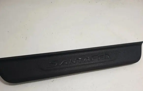 Hyundai Santa Fe Front sill trim cover 85883S1000