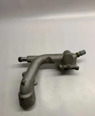 Ford Mustang VI Engine coolant pipe/hose FR3E8K556BA