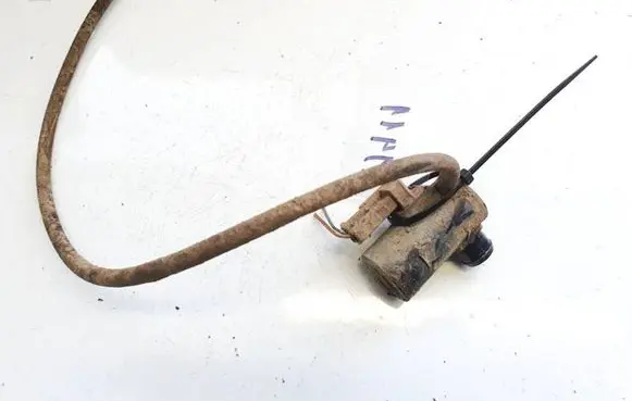 Suzuki Grand Vitara II Windscreen/windshield washer pump