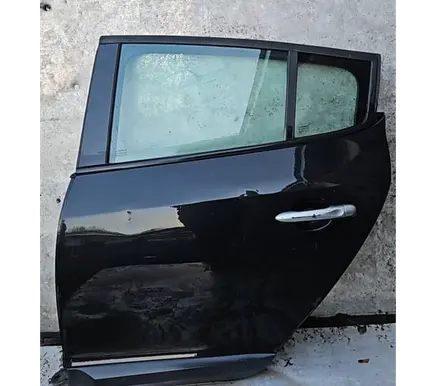 Renault Megane III Rear door