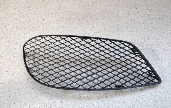 Mercedes-Benz E C207 W207 Front bumper lower grill A2078850324