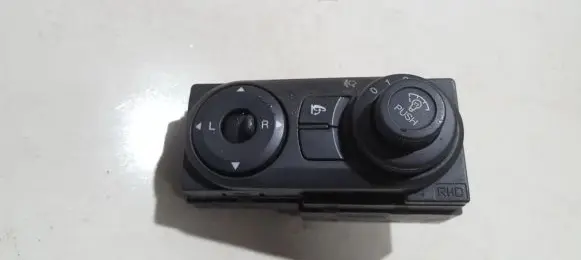 Chevrolet Captiva Headlight level height control switch UB8A25