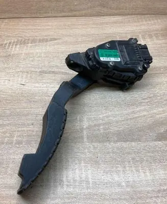 Renault Laguna II Accelerator throttle pedal 8200003393 6PV008119