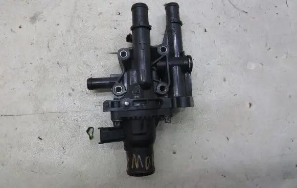 Opel Mokka Thermostat housing 