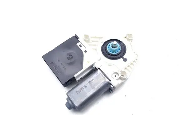 Volkswagen PASSAT CC Front door window regulator motor 1T0959701L 1K0959793P 983604420