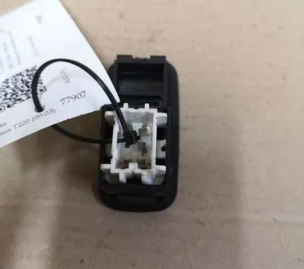Toyota Avensis T220 Electric window control switch 0901