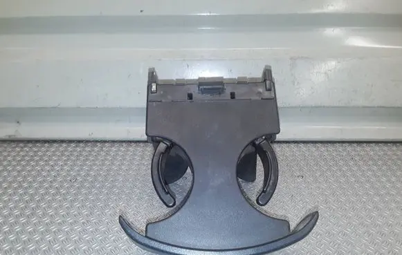 KIA Sportage Cup holder back 