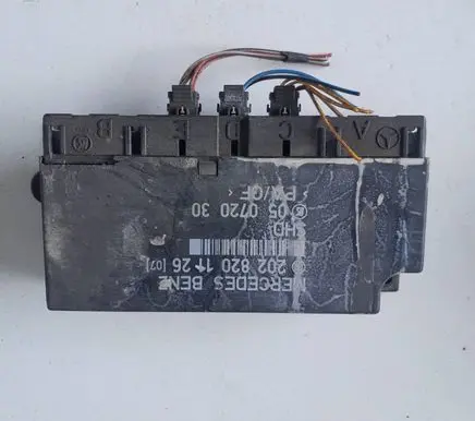 Mercedes-Benz E W124 Comfort/convenience module 2028201126 05072030