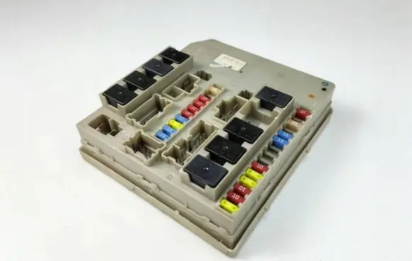 Renault Clio III Fuse module 902663A