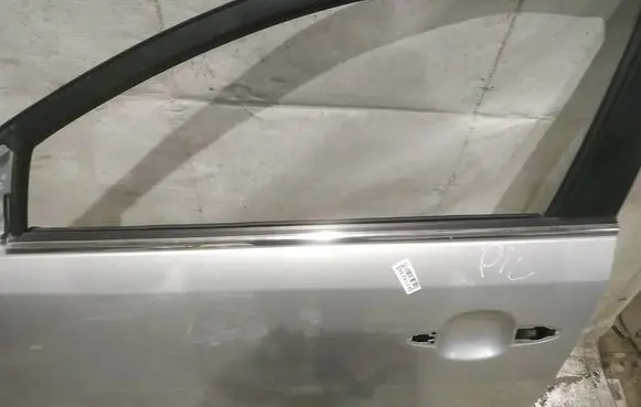 KIA Sportage Front door glass trim molding