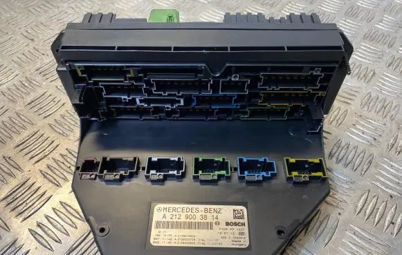 Mercedes-Benz E W212 Fuse module A2129003814 A2129015504 A2129020806
