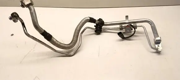 Volkswagen PASSAT B8 Air conditioning (A/C) pipe/hose 8R0260696A