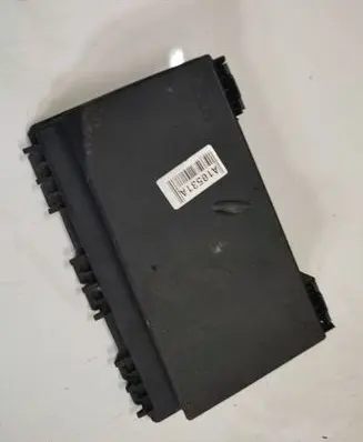 Opel Astra H Fuse box cover 74338200