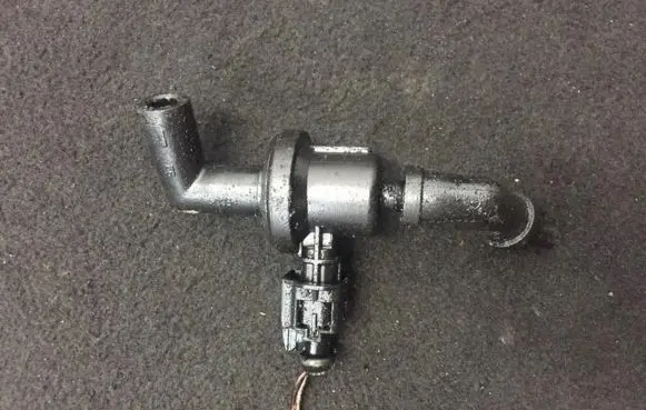 Opel Astra H Fuel tank valve 55353802