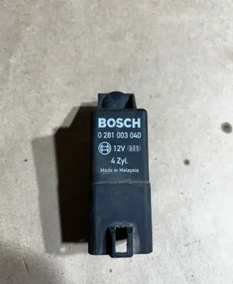 Dodge Caliber Glow plug pre-heat relay 0281003040