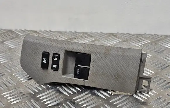 Toyota Yaris Electric window control switch 74232