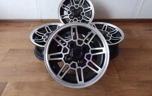 Ford Capri III R15 alloy rim 
