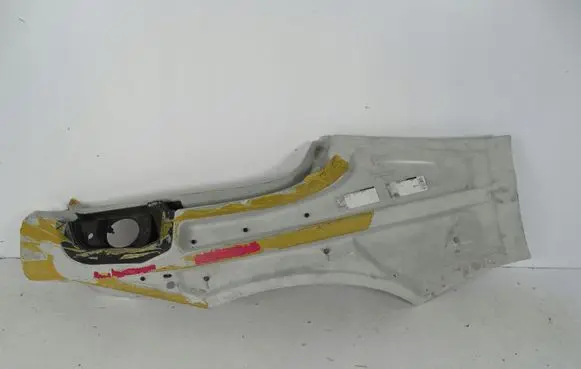 Aston Martin DB9 Fender LY73L41038A