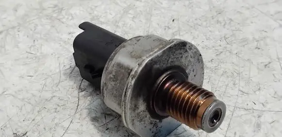 Fuel pressure sensor