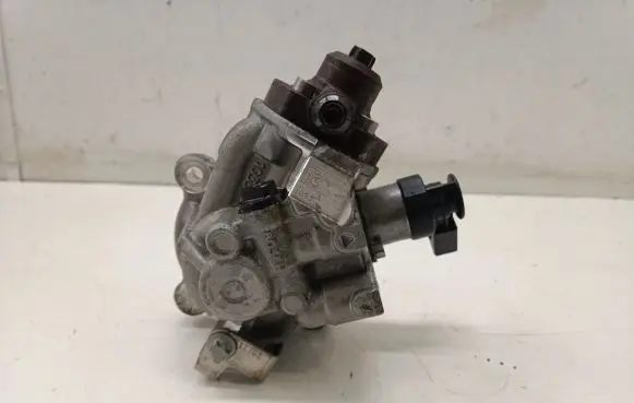 Mercedes-Benz CLA C118 X118 Fuel injection high pressure pump A6540704601