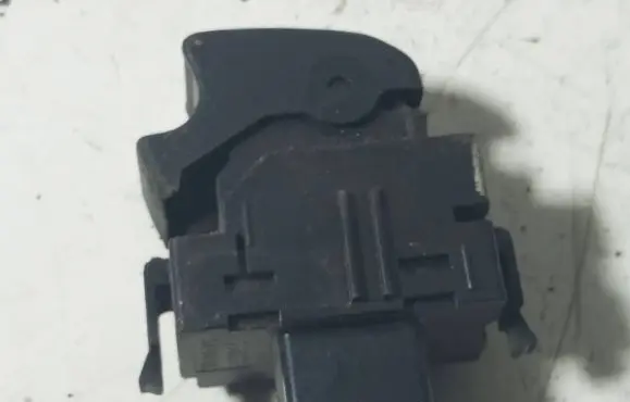 Toyota Corolla Verso AR10 Electric window control switch 8481002040 37077A196