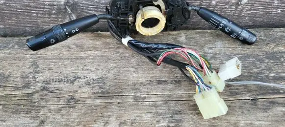 Subaru Impreza I Wiper turn signal indicator stalk/switch 83111AA53