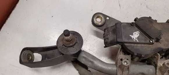 Nissan Almera N16 Front wiper linkage and motor