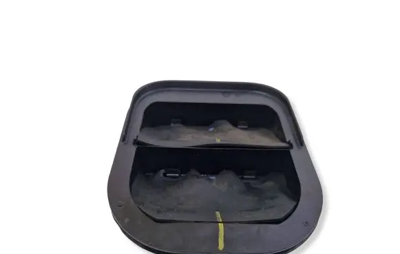 Jeep Renegade Quarter panel pressure vent A831
