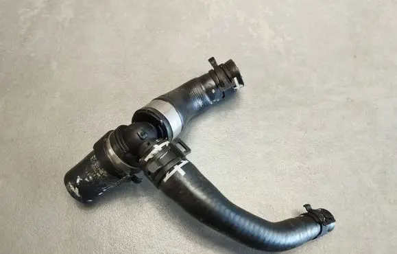 Volkswagen Polo VI Engine coolant pipe/hose