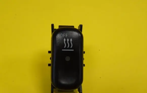 Mercedes-Benz C W202 Windscreen/window heater switch 2108212651