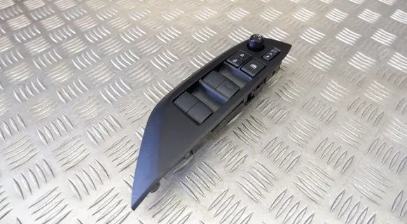 Toyota Yaris Cross Electric window control switch 840400D030
