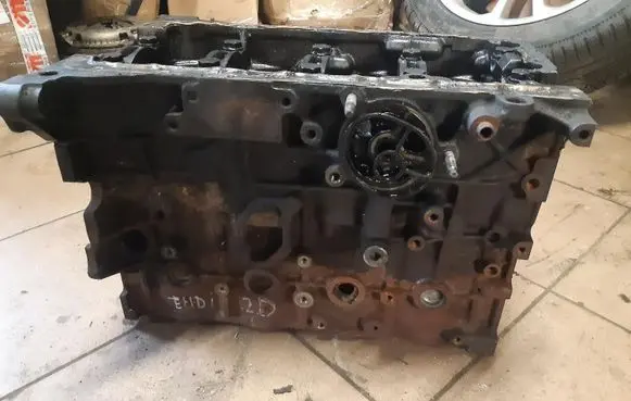 Peugeot 508 Engine block 
