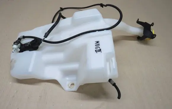 Ford Kuga II Windshield washer fluid reservoir/tank 