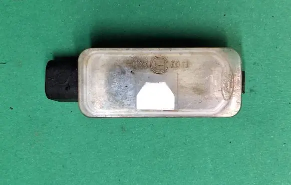 Ford Mondeo MK IV Number plate light