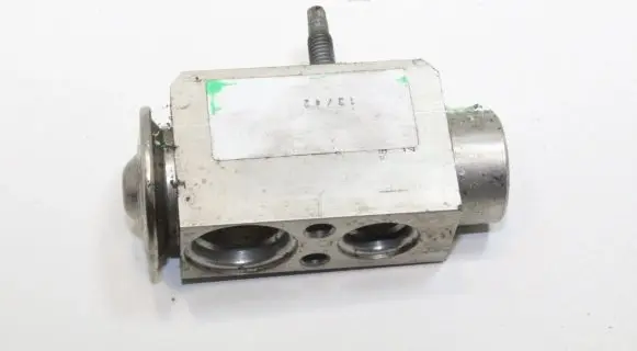 Volvo V60 Air conditioning (A/C) expansion valve 7023949
