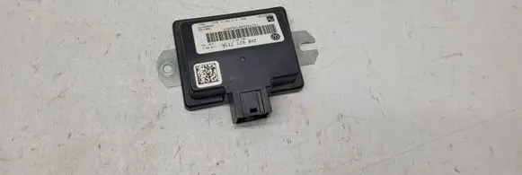 Volkswagen Amarok Door central lock control unit/module 2H0927771A 40066920H 9274DG001A048V