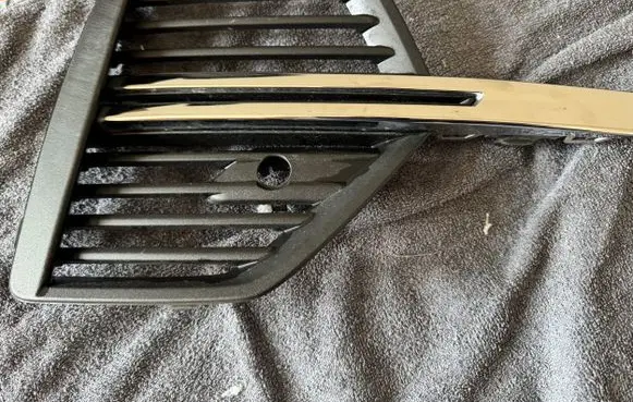 Volvo XC60 Front bumper lower grill 32234949