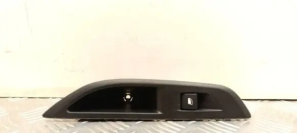 Peugeot 208 II Electric window control switch 9823212580