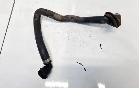 Engine coolant pipe/hose